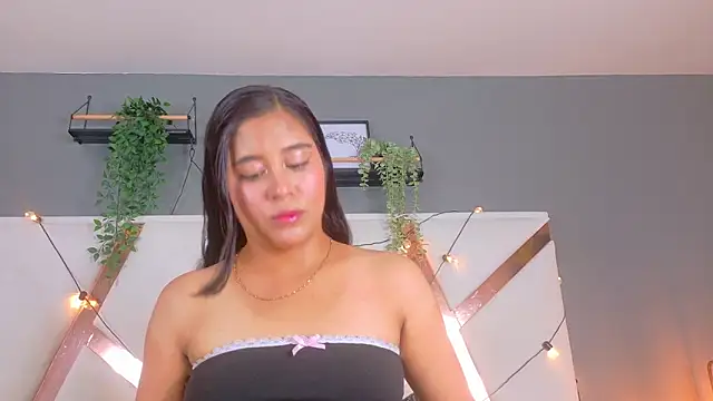 LeslyTaylor  online show from April 11, 2026, 7:50 pm