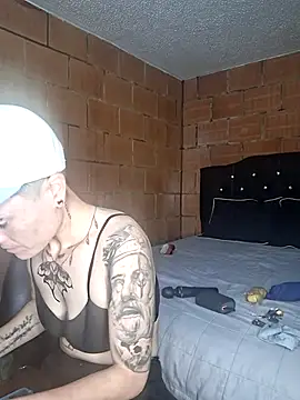 Snapshot of Megan-c chatting on April 11, 2026, 12:18 am Megan-c online show from April 11, 2026, 12:18 am