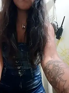 itsyafavgirll online show from April 24, 2026, 1:07 am