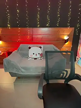 aria bloomer online show from April 10, 2026, 7:43 pm