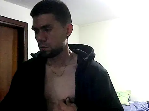 Snapshot of thomas2wood chatting on May 12, 2026, 3:47 am thomas2wood online show from May 12, 2026, 3:47 am