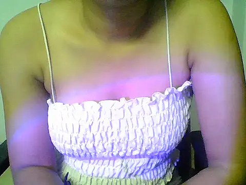 Snapshot of Saxy_Mony002 chatting on June 26, 2026, 12:05 am Saxy Mony002 online show from June 26, 2026, 12:05 am