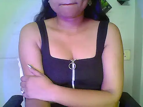 Snapshot of Saxy_Mony002 chatting on June 18, 2026, 4:22 am Saxy Mony002 online show from June 18, 2026, 4:22 am