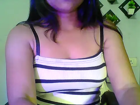 Snapshot of Saxy_Mony002 chatting on June 21, 2026, 4:02 pm Saxy Mony002 online show from June 21, 2026, 4:02 pm