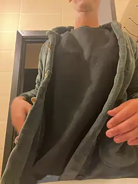 Snapshot of Blacktourmalinee chatting on April 9, 2026, 8:20 am Blacktourmalinee online show from April 9, 2026, 8:20 am