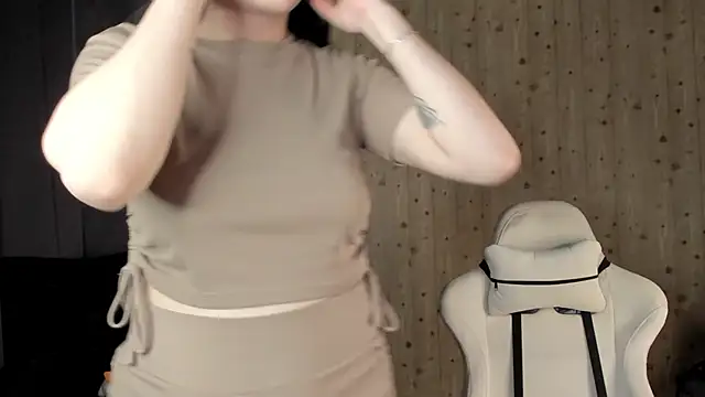 Snapshot of Oliviabagheera chatting on April 15, 2026, 4:07 am Oliviabagheera online show from April 15, 2026, 4:07 am