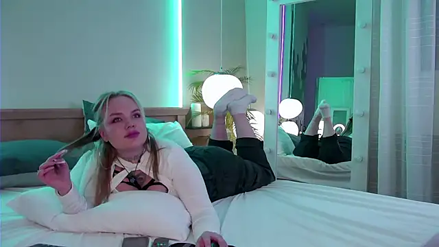 DashaNasha online show from April 19, 2026, 5:14 pm