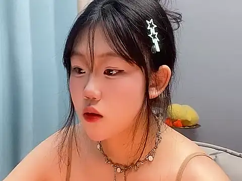 Snapshot of Lilababy00 chatting on April 9, 2026, 2:02 am Lilababy00 online show from April 9, 2026, 2:02 am