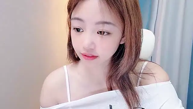 Snapshot of Lilababy00 chatting on July 10, 2026, 4:34 am Lilababy00 online show from July 10, 2026, 4:34 am
