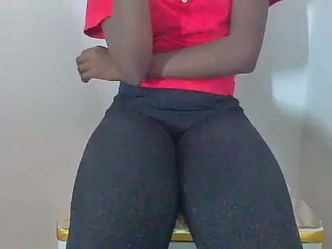 Momoe02 online show from April 12, 2026, 10:40 am