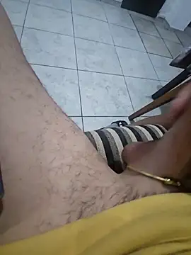 Snapshot of lucasanal20 chatting on April 12, 2026, 11:13 am lucasanal20 online show from April 12, 2026, 11:13 am