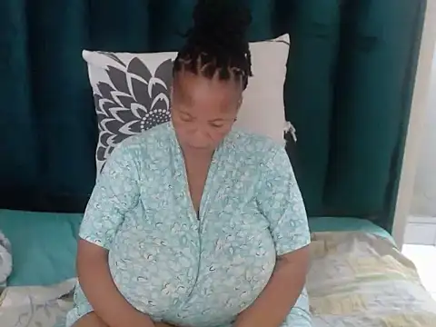 Snapshot of CaramelMelons78 chatting on April 12, 2026, 5:22 am CaramelMelons78 online show from April 12, 2026, 5:22 am