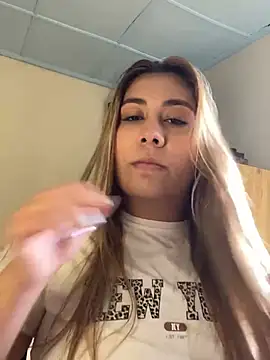 Snapshot of _BellaSmith_ chatting on June 26, 2026, 4:35 pm BellaSmith online show from June 26, 2026, 4:35 pm