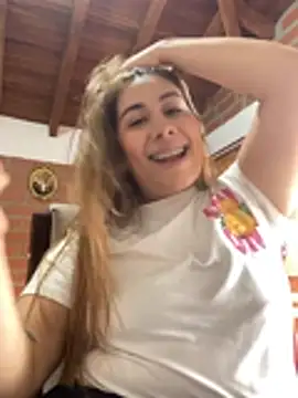 Snapshot of _BellaSmith_ chatting on May 19, 2026, 2:13 pm BellaSmith online show from May 19, 2026, 2:13 pm