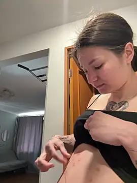 Snapshot of _viega_ chatting on April 12, 2026, 2:59 am viega online show from April 12, 2026, 2:59 am