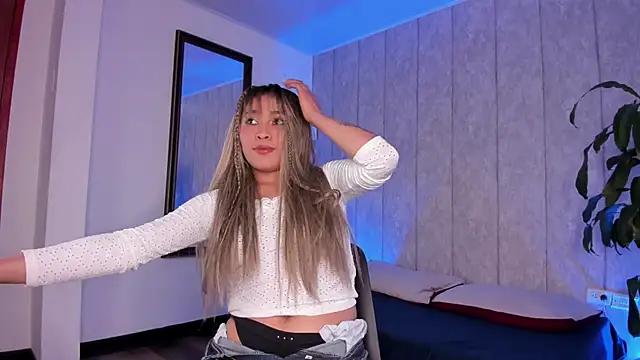 Lucero gomez online show from April 9, 2026, 7:31 pm