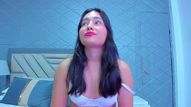 Snapshot of VioletRousee chatting on July 30, 2026, 4:28 pm VioletRousee online show from July 30, 2026, 4:28 pm