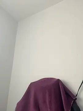 Snapshot of BellaTxM_ chatting on April 9, 2026, 5:52 pm BellaTxM online show from April 9, 2026, 5:52 pm