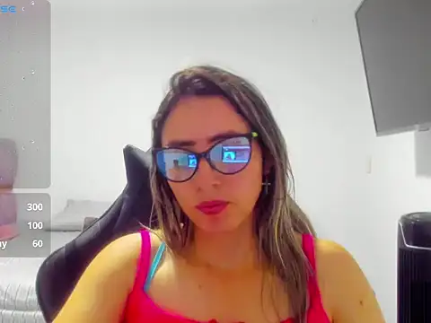 Snapshot of BellaTxM_ chatting on April 13, 2026, 12:58 am BellaTxM online show from April 13, 2026, 12:58 am