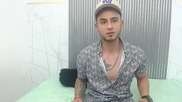 Snapshot of PowerLustX chatting on April 12, 2026, 3:32 am PowerLustX online show from April 12, 2026, 3:32 am