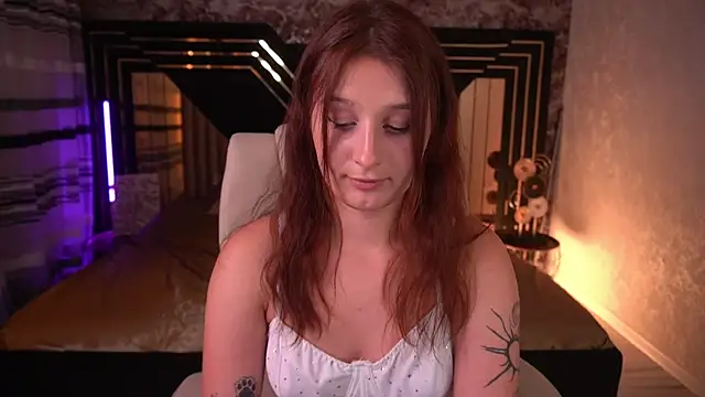 Snapshot of VikVikLove chatting on July 17, 2026, 7:00 pm VikVikLove online show from July 17, 2026, 7:00 pm