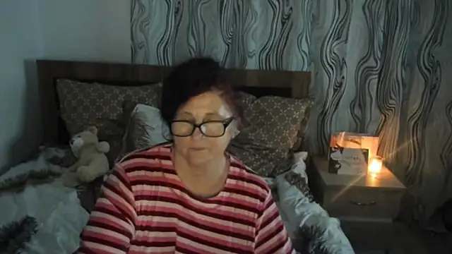 CatherineRowe online show from January 6, 2025, 4:02 pm