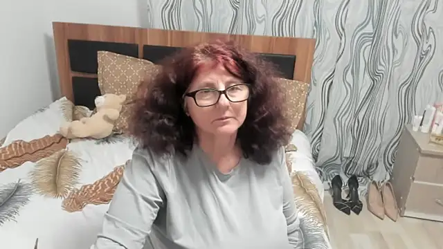 CatherineRowe online show from January 15, 2025, 1:52 pm
