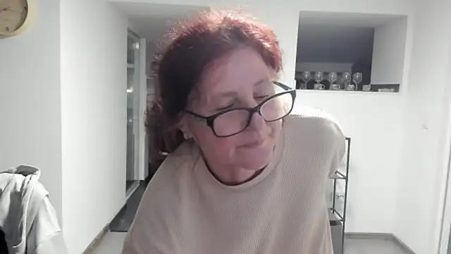CatherineRowe online show from January 19, 2025, 6:21 pm