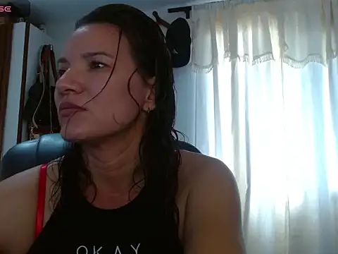 Snapshot of valery_fitt chatting on April 15, 2026, 1:26 pm valery fitt online show from April 15, 2026, 1:26 pm