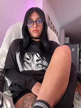 Kattze  online show from April 14, 2026, 9:09 pm