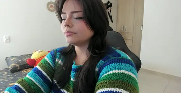  iamrousie  online show from May 13, 2026, 2:02 pm