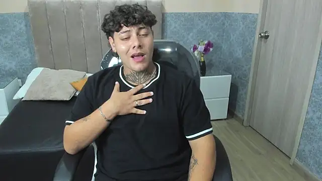 Snapshot of DAMON_SALVATTORE chatting on April 9, 2026, 4:03 am DAMON SALVATTORE online show from April 9, 2026, 4:03 am