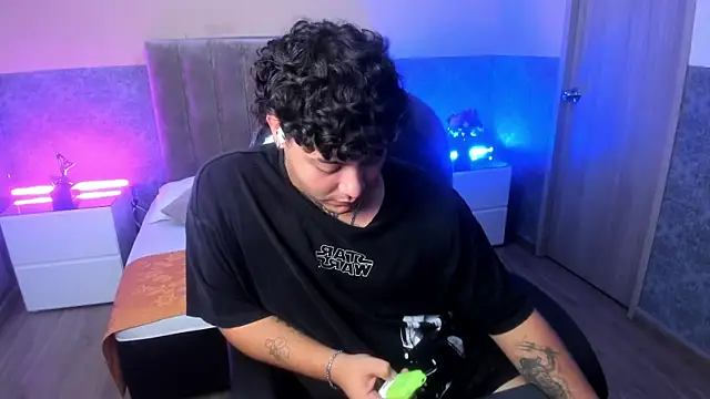 Snapshot of DAMON_SALVATTORE chatting on April 15, 2026, 3:34 am DAMON SALVATTORE online show from April 15, 2026, 3:34 am