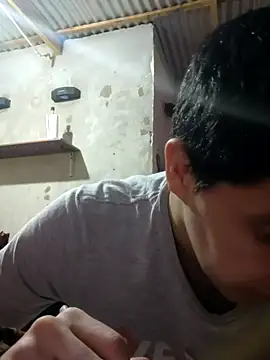 uriakela12 online show from April 24, 2026, 11:07 pm