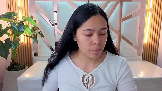 danay tp online show from April 15, 2026, 7:51 pm