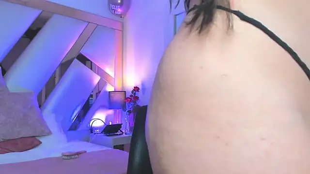 Snapshot of AshleyFerreer chatting on April 13, 2026, 5:50 pm AshleyFerreer online show from April 13, 2026, 5:50 pm