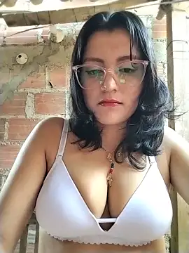 Snapshot of sienna_elara chatting on July 2, 2026, 11:49 am sienna elara online show from July 2, 2026, 11:49 am