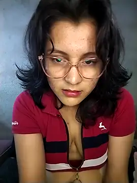 sienna elara online show from April 15, 2026, 10:43 am