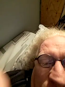 Snapshot of ChrisMtl83 chatting on April 23, 2026, 6:31 am ChrisMtl83 online show from April 23, 2026, 6:31 am
