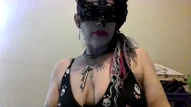Snapshot of MistressSolena chatting on May 18, 2026, 7:57 am MistressSolena online show from May 18, 2026, 7:57 am