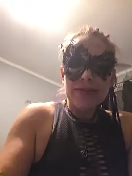 Snapshot of MistressSolena chatting on June 19, 2026, 5:13 am MistressSolena online show from June 19, 2026, 5:13 am