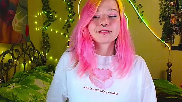 Snapshot of Sansarella chatting on January 7, 2026, 3:50 pm Sansarella online show from January 7, 2026, 3:50 pm