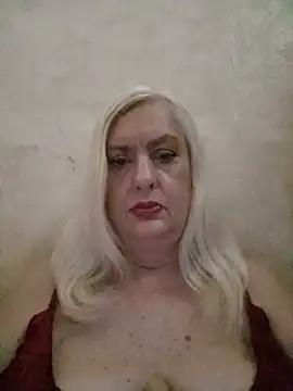 Snapshot of Julia20X chatting on July 1, 2026, 9:42 am Julia20X online show from July 1, 2026, 9:42 am