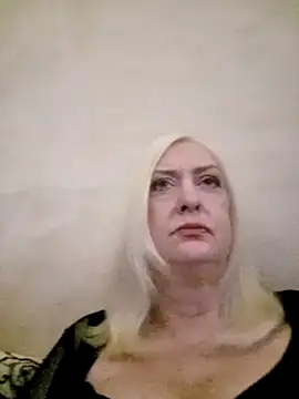 Julia20X online show from April 15, 2026, 10:21 am