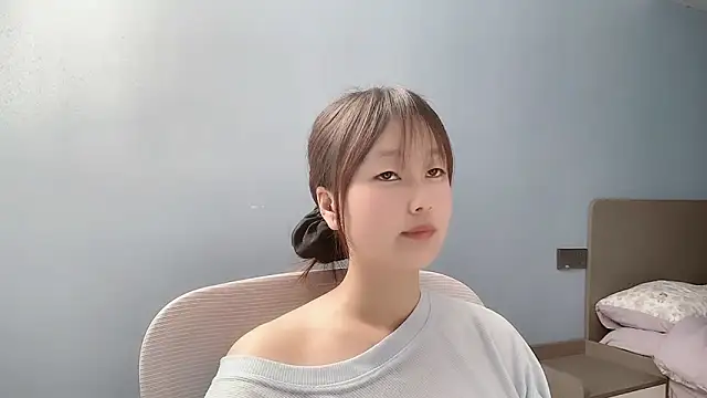 Xiaoqing00 online show from April 19, 2026, 2:12 am