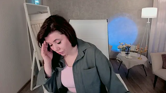 TheaCassian online show from April 17, 2026, 6:49 am