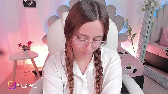 arianna gren  online show from April 16, 2026, 1:56 pm