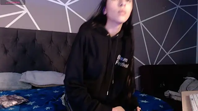 Violett1126 online show from April 15, 2026, 5:24 am