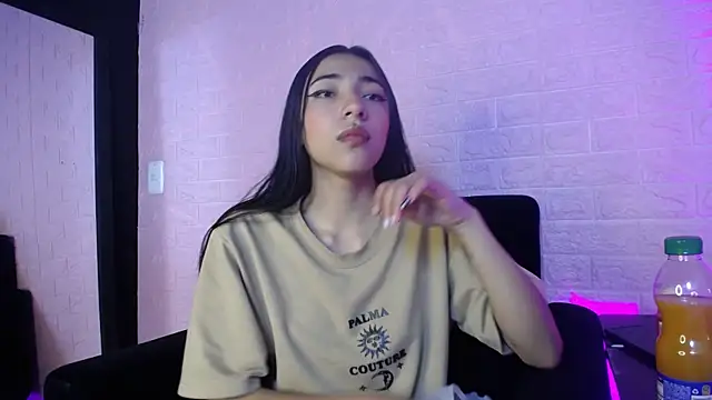 Violett1126 online show from July 15, 2026, 5:03 am