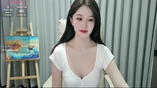 LUNYI-CC online show from June 8, 2026, 11:55 am